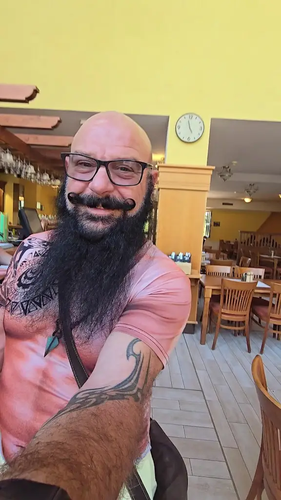 Giant Barrel Restaurant_Ohrazenice_slider_image_2