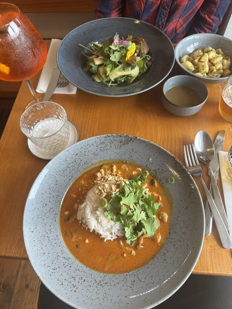 Victor Kapustin_KOS Wine&Food_Ohrazenice_review