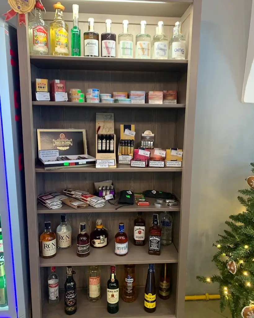 KAVÁRNA - CUKRÁRNA POD VĚŽÍ_Osečná_slider_image_3