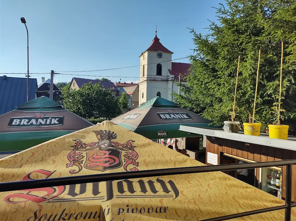 Petr Nechanicky_Restaurace Florián_Poniklá_recensione