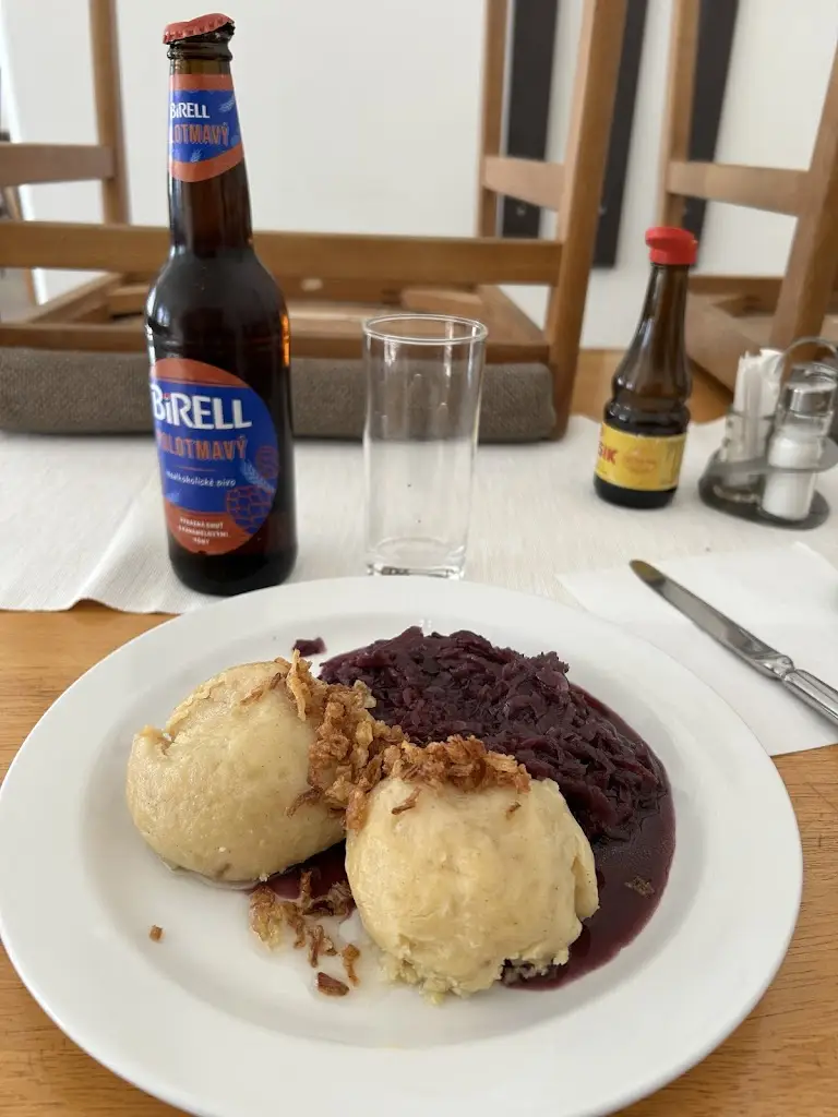 Jana Studnicna_Restaurce - Petr Jireček_Raspenava_review