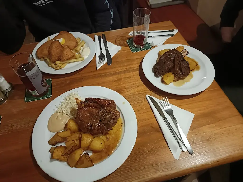 Jeroen van den Berg_Hospoda U Mojmira_Rokytnice nad Jizerou_review