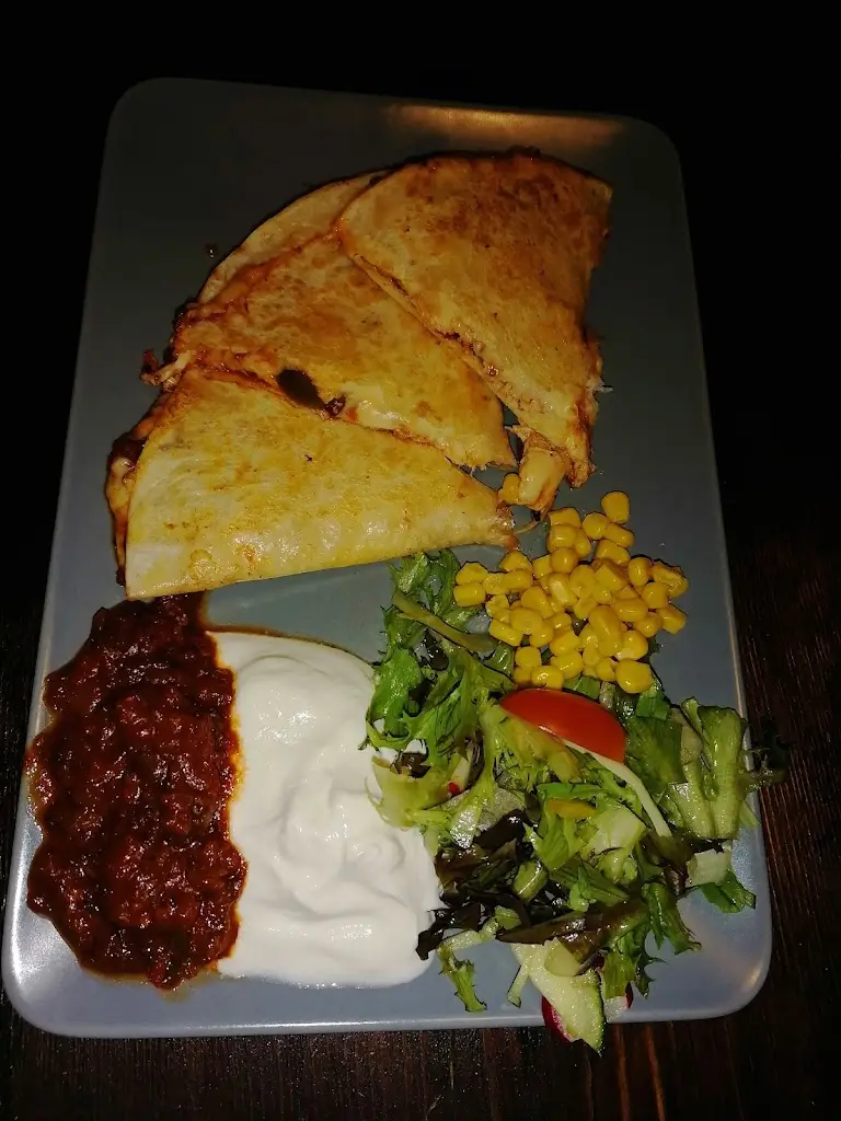 Orsolya Gyetván_Tatáž Pakáž Liberec_Stráž nad Nisou_review