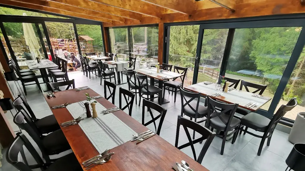 Restaurace Černá Studnice restaurant in Smržovka