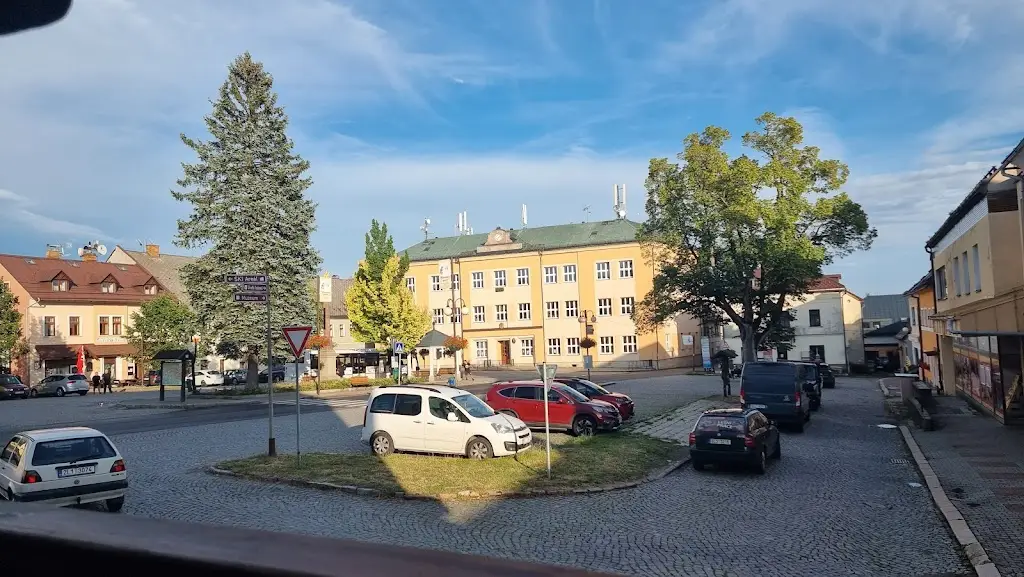 shy yafit_Restaurace U Medvěda_Vysoké nad Jizerou_review