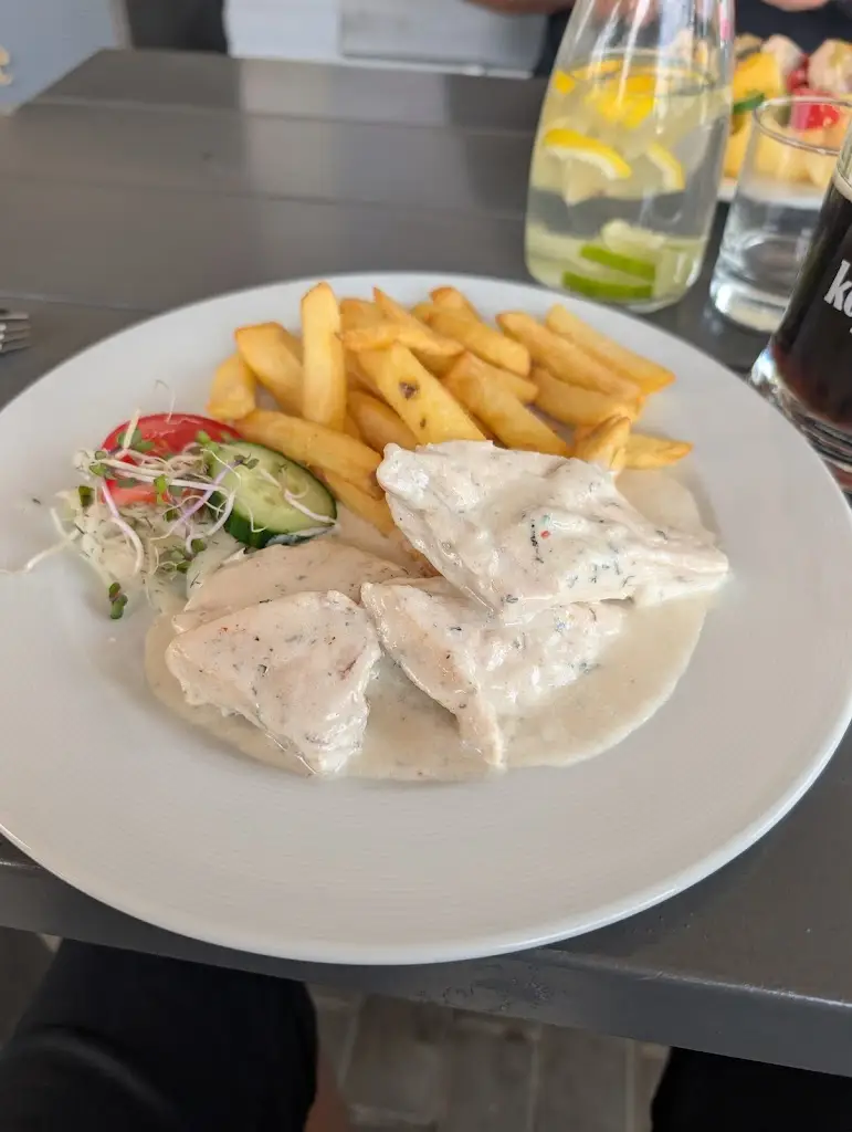 Radek Valečko_Kavárna Residence_Albrechtice_review