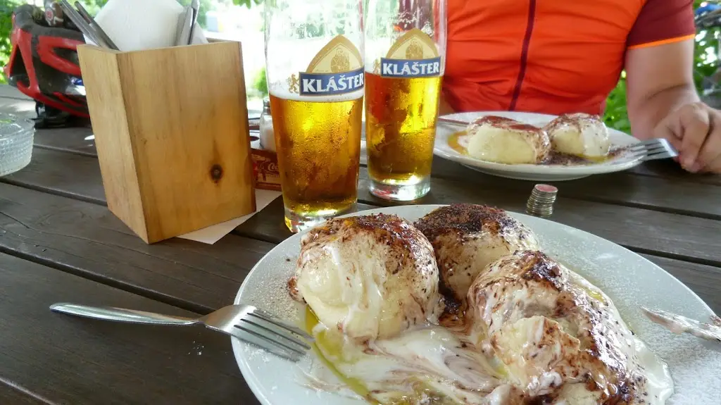 Yonatan Shainfeld_Jako Doma_Albrechtice_review