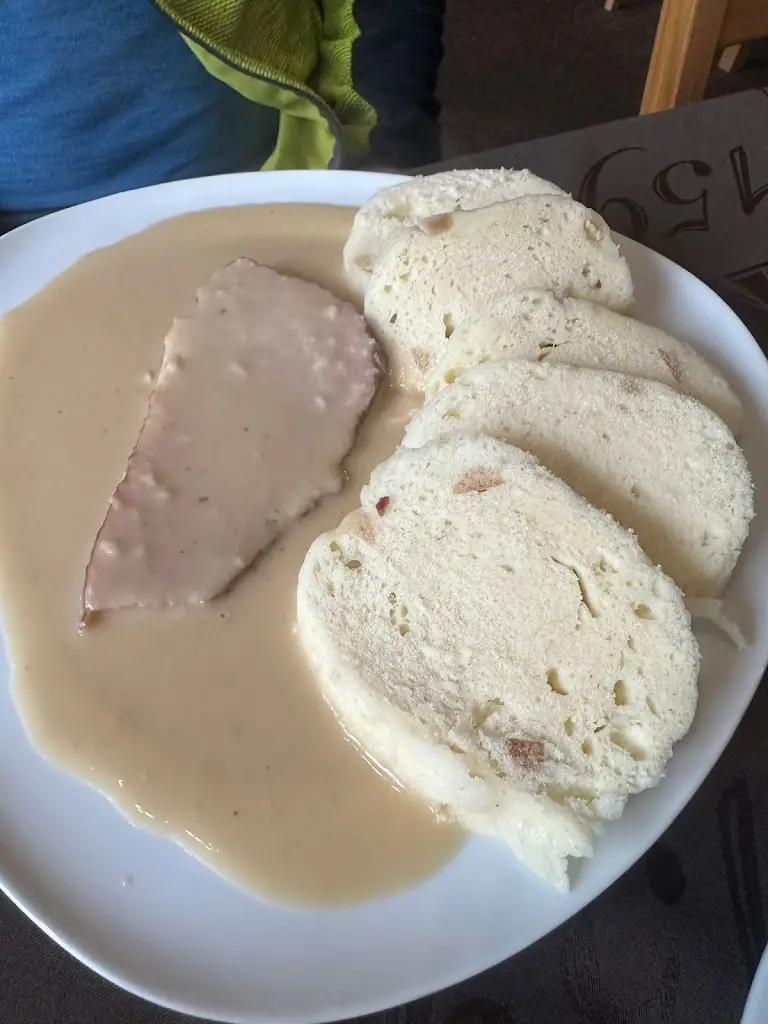 Michal Čermák_Penzion a restaurace U Dubu_Tanvald_review