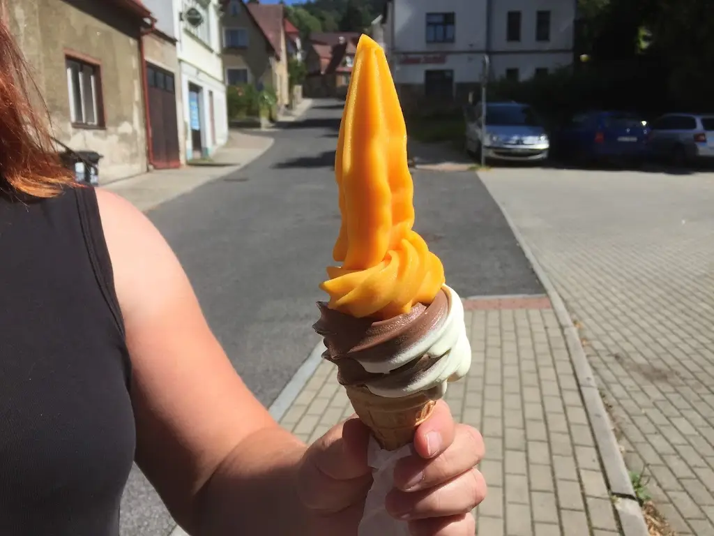 Isabella Kraft_Ledo – Cukrárna – Kavárna – Pizzerie_Tanvald_review