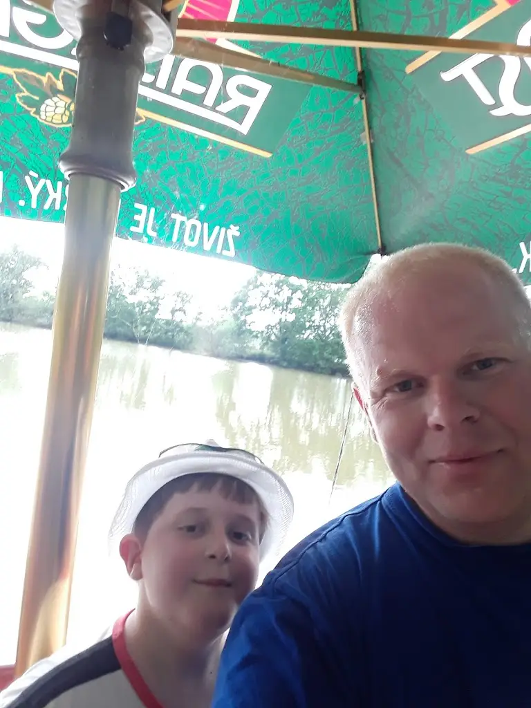 Miloslav Gregor_Občerstvení U Rybníka_Bartošovice_review