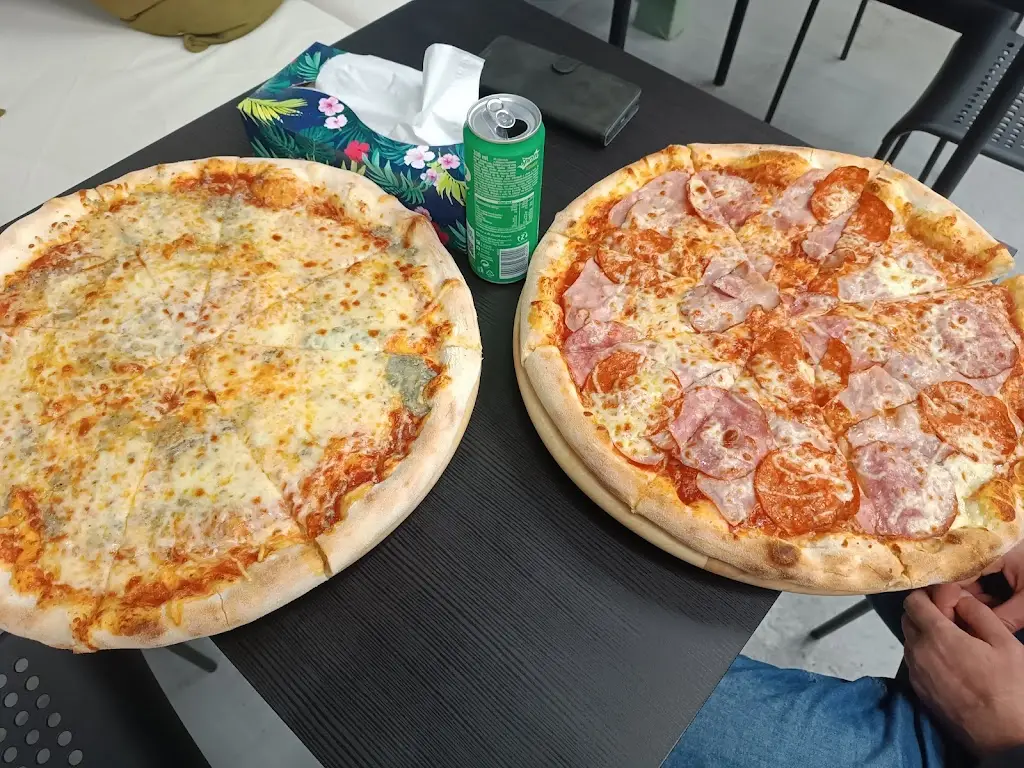 Pizza Padre Železný Brod_Železný Brod_slider_image_2