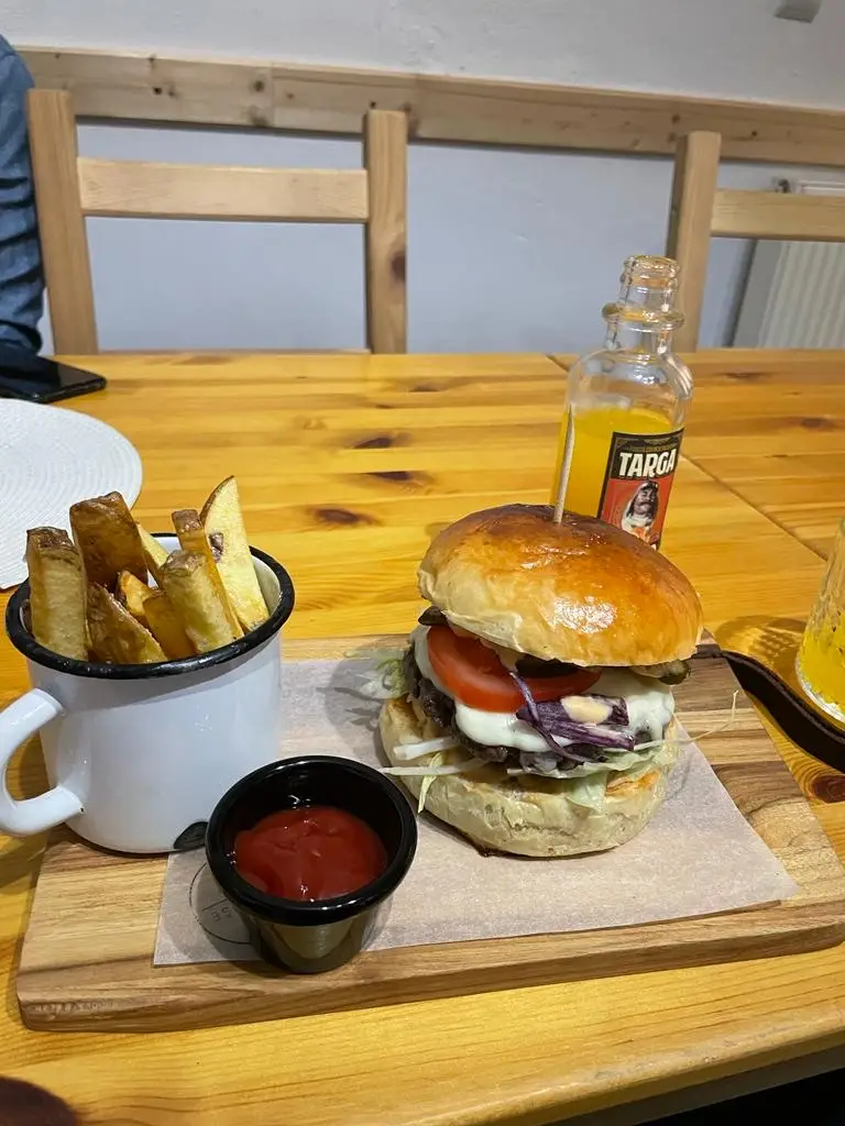 Mohamed AlQubaisi_Jednoduše kuchyň/catering_Bílovec_review