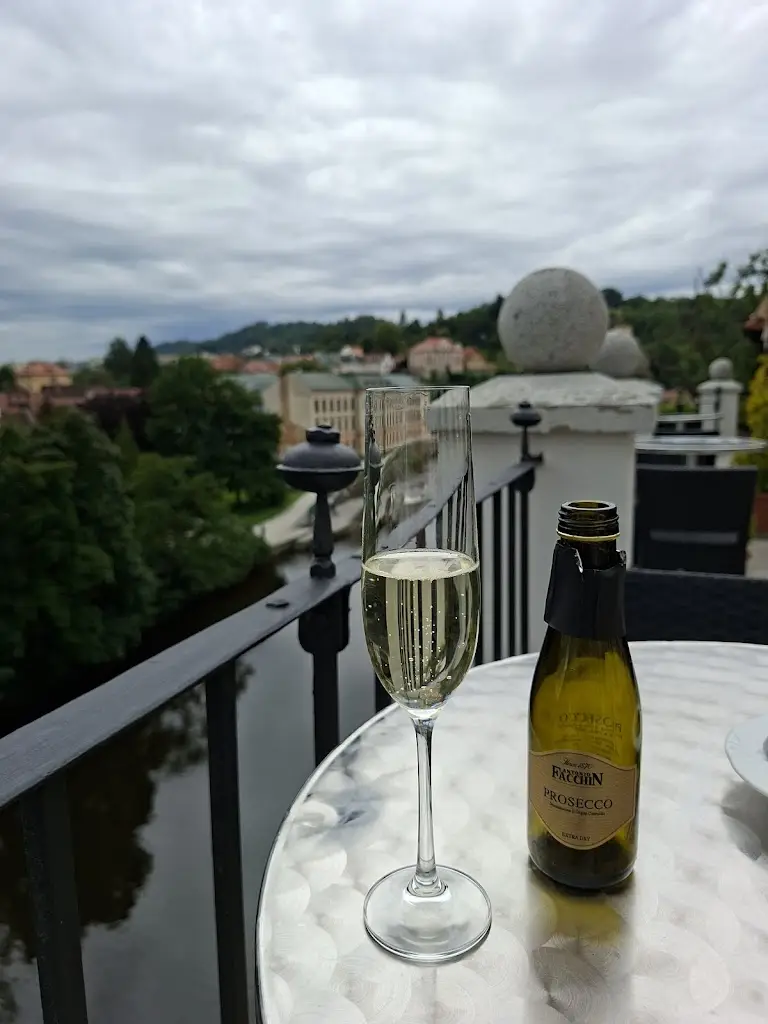 Risto Huoso_Hotel Růže_Kájov_review