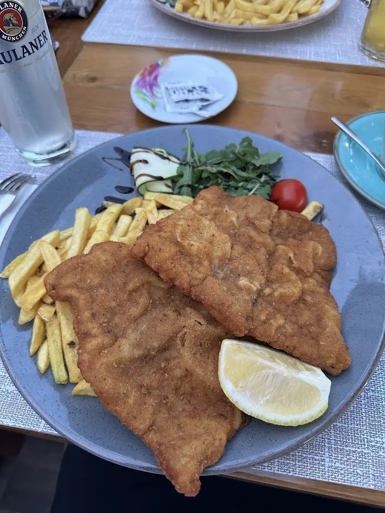 Moa Lindström_Paulaner Grill Bar Baška_Baška_recensione