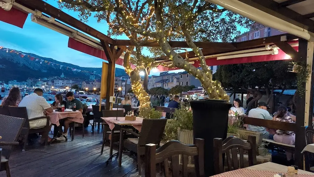 Restaurant Bonaca restaurant in Baška