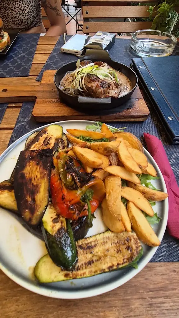 Saloon_Baška_slider_image_2