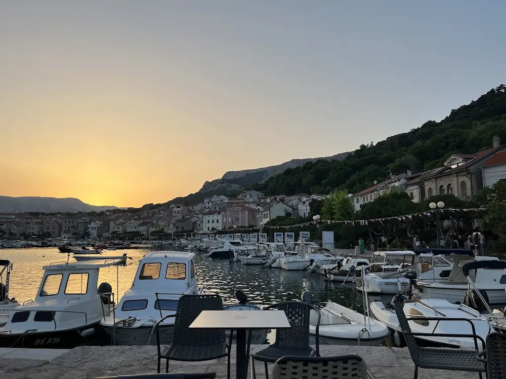 Florian Ivo_Mareta I_Baška_review