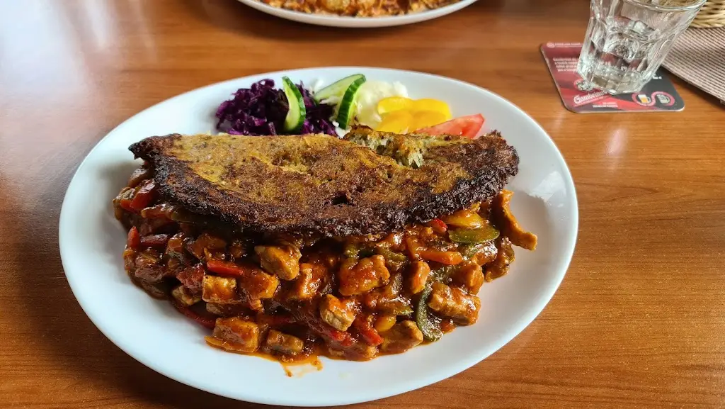 Bohumir Kamenec_Restaurace Společenský Dům_Břidličná_review