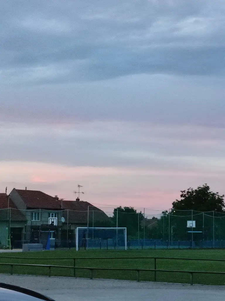 Petr Solnař_Hospoda u hřiště_Brumovice_review