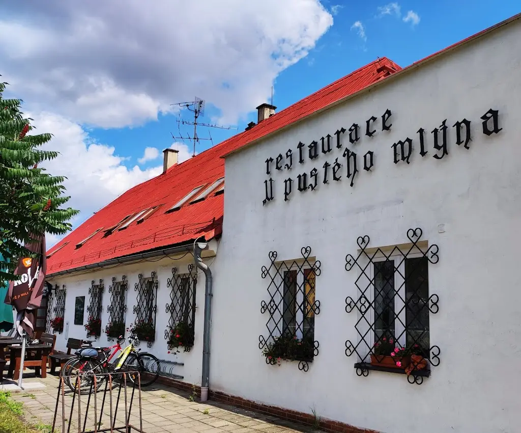 Restaurace Pustý mlýn ristorante a Brumovice