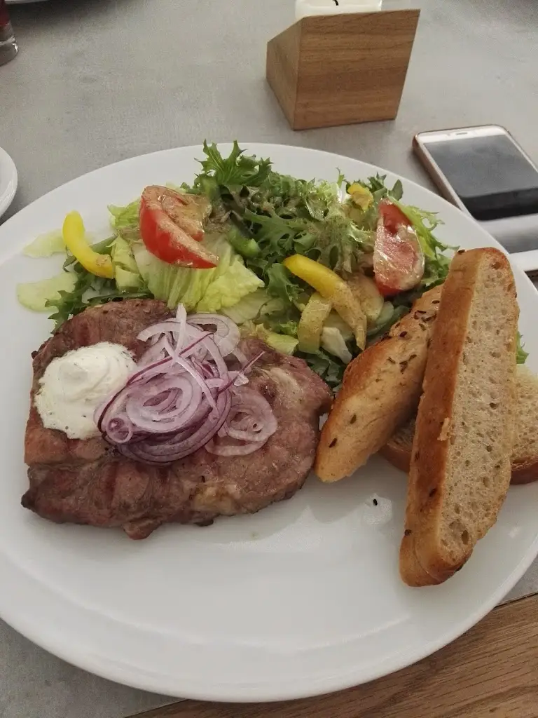 Lukas Kramny_Restaurace nemlyn restart_Bolatice_review