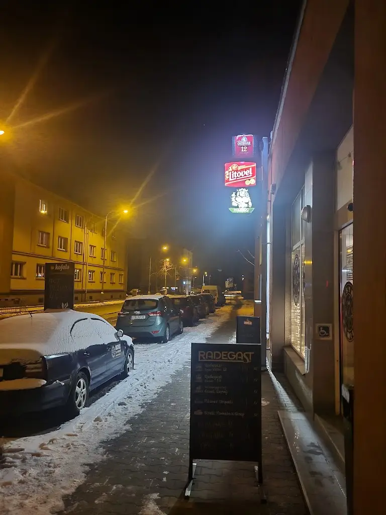 Petr Schuhler_Bistro family Bohumín_Bohumín_review