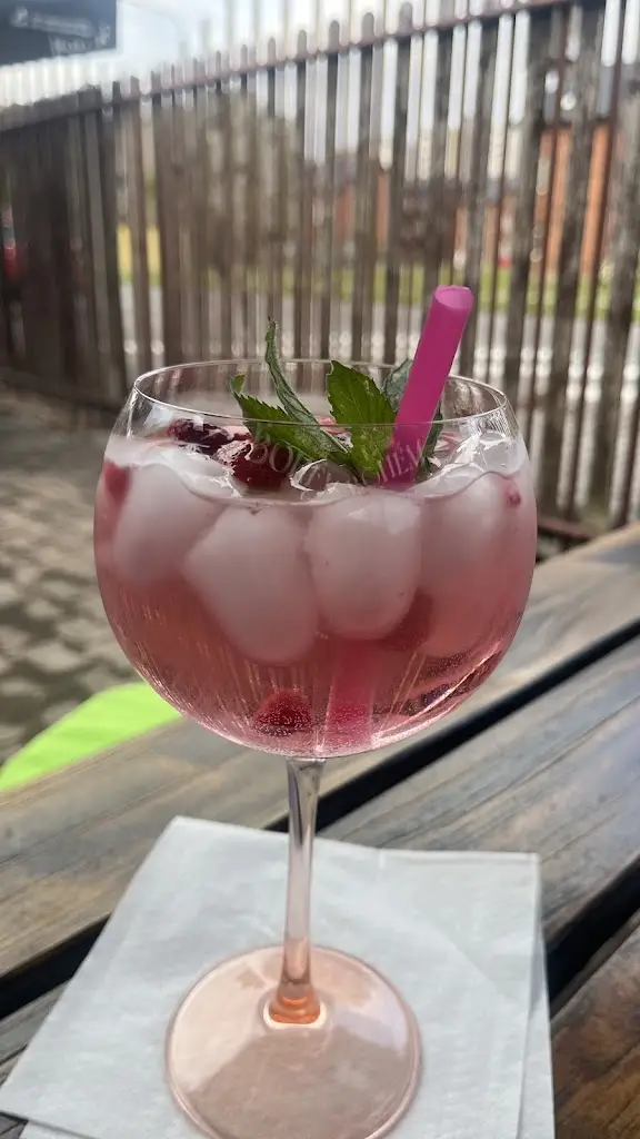 Txn Mlxnarcik_Apollo Garden_Bohumín_review