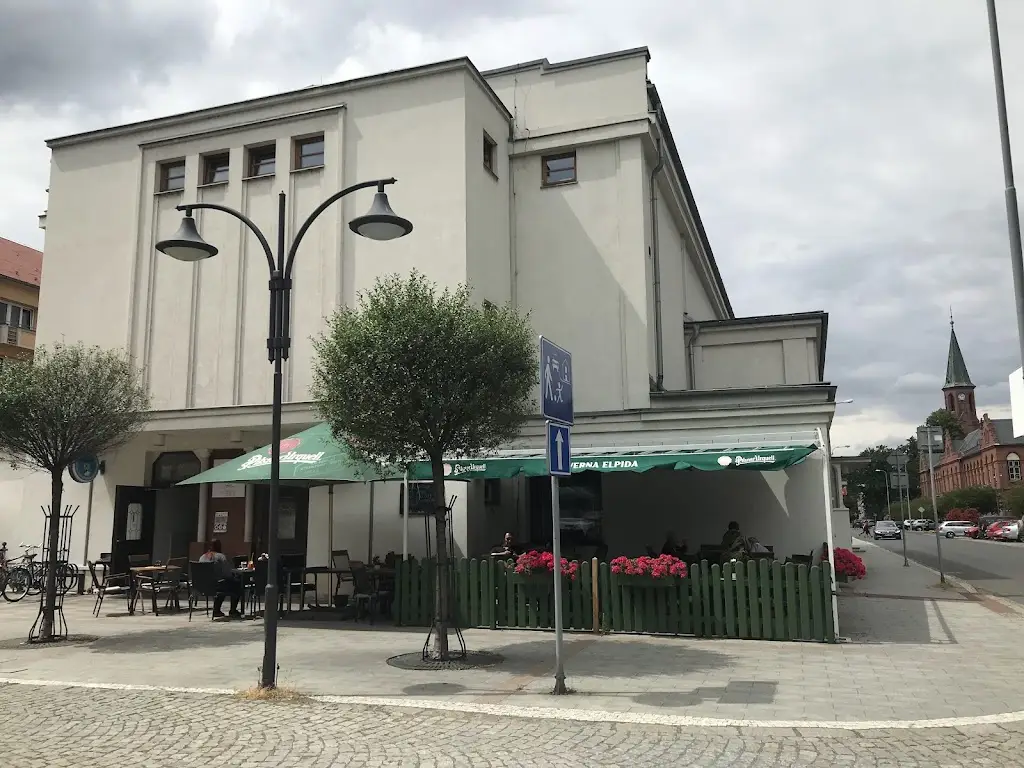 Lili Khanbashi_Taverna Elpida - Řecká Restaurace_Bohumín_review