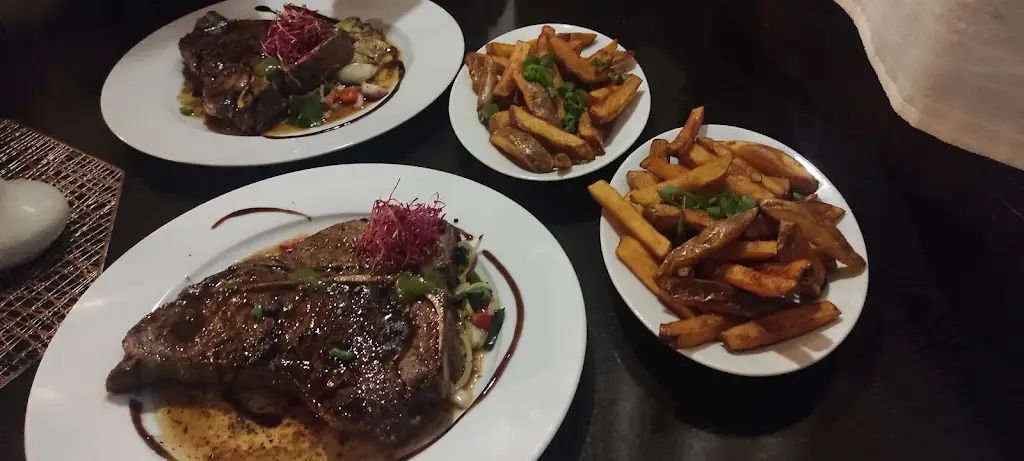 Klára Cholevová_Bar Mersi_Bohumín_review