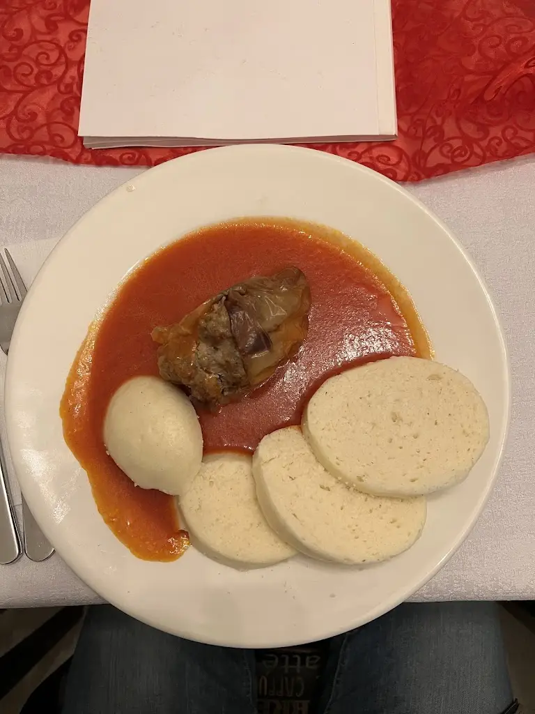 Jiří Mikeš_Restaurace a kavárna na náměstí_Bohumín_recensione