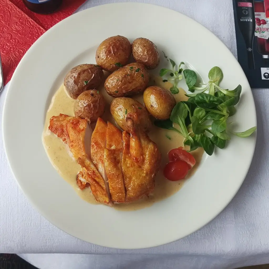 Restaurace a kavárna na náměstí_Bohumín_slider_image_3