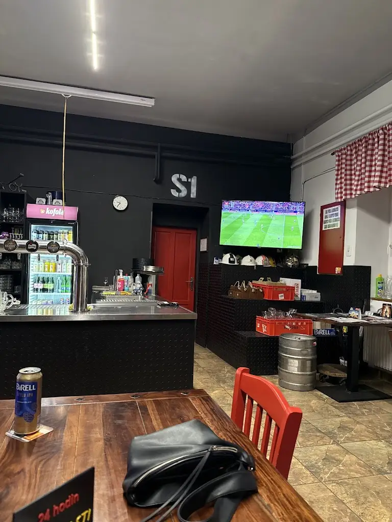 Pavel Prejda_Restaurace U Hynečků - Chacharova Pizza_Brušperk_review