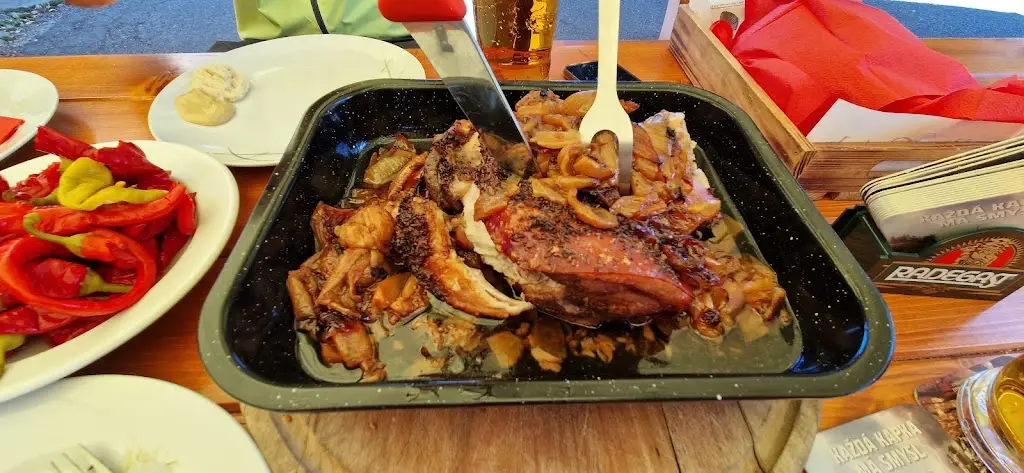 Marie Sponerova_Restaurace U Hynečků - Chacharova Pizza_Brušperk_review