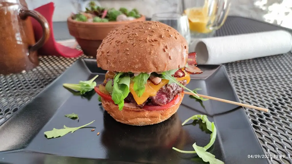 František Hezina (Ikaros27)_UDÍRNA_Jindřichův Hradec_review