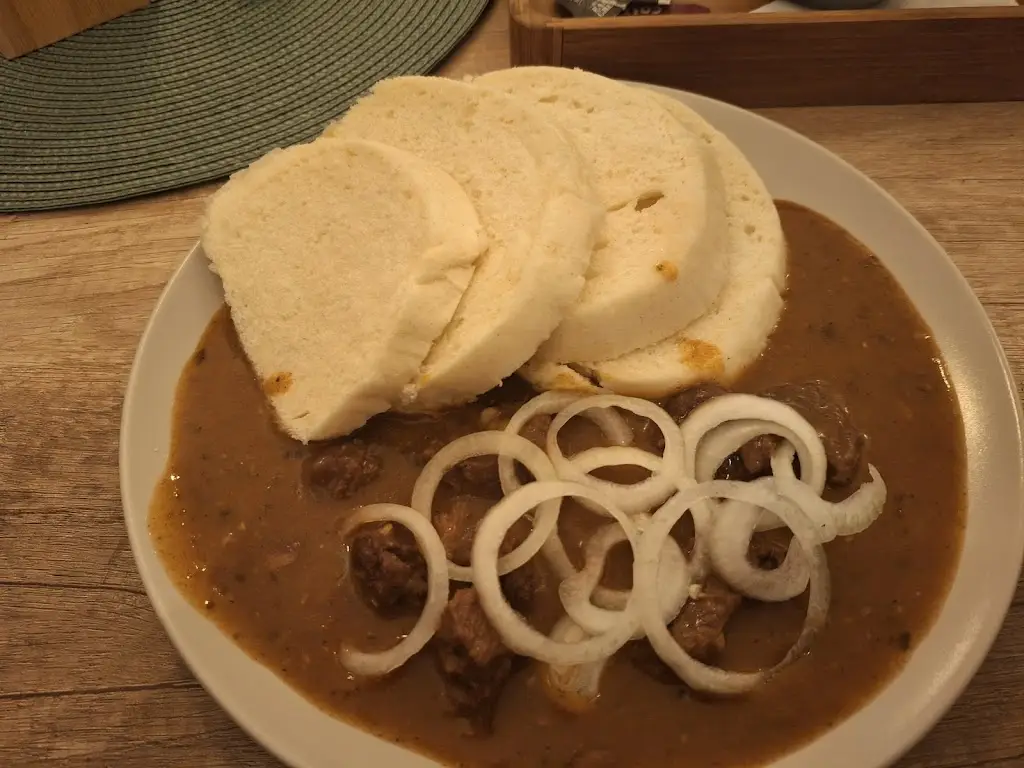 Marcin Huget_Charlie’s Bar&Restaurant_Chotěbuz_recensione