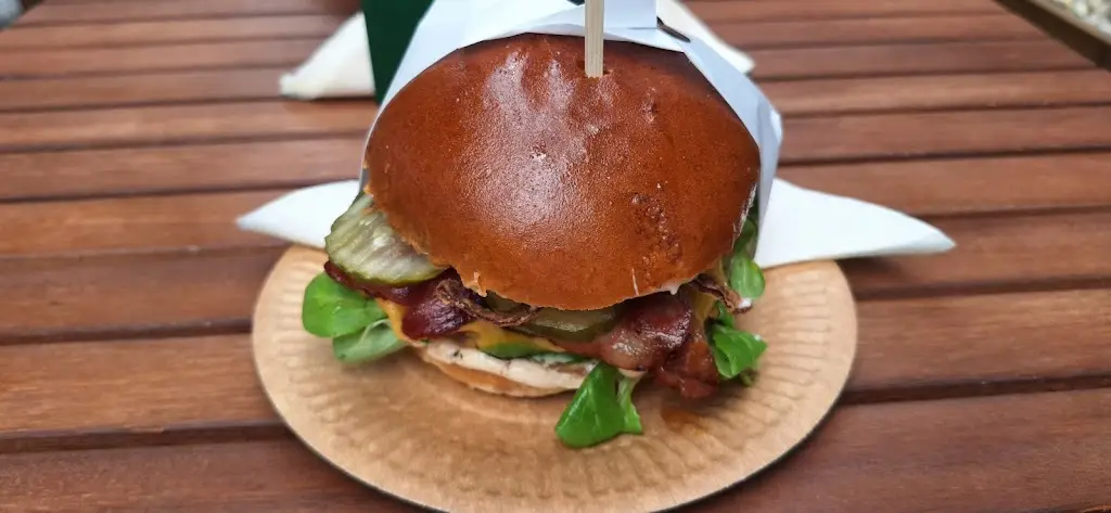 Aleksander Wolski_Holy Cow - Hot Dogs & Burgers_Český Těšín_review