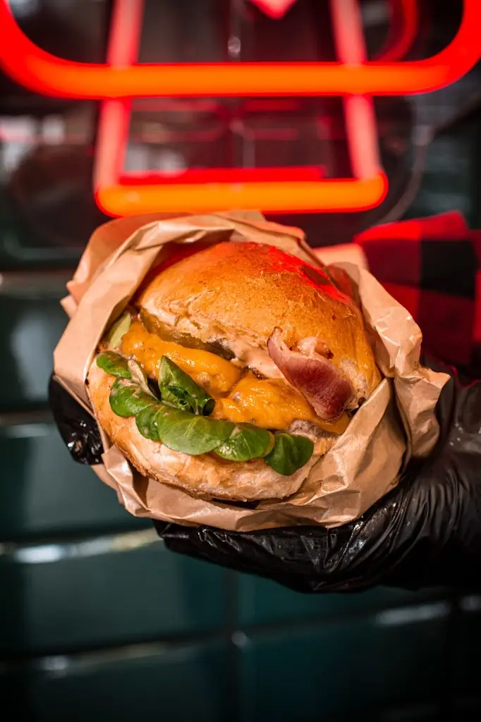 Holy Cow - Hot Dogs & Burgers_Český Těšín_slider_image_3