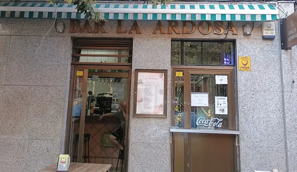 Bar La Ardosa restaurant in Dobrá