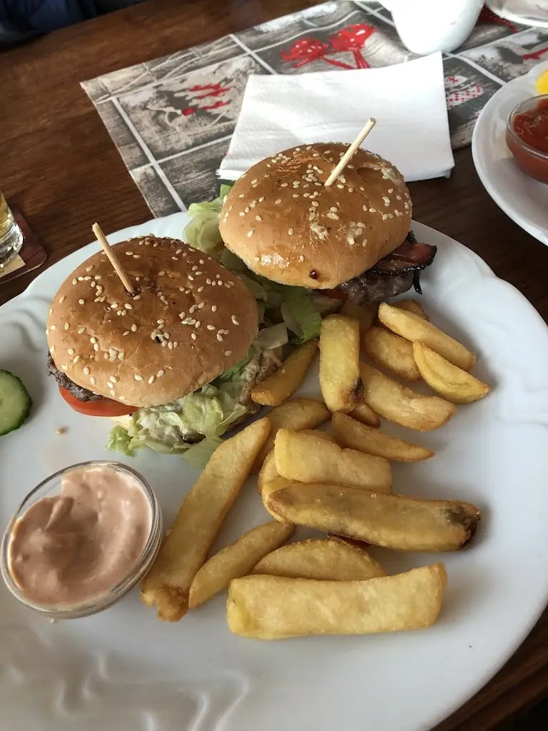 Michal Zeman_Hostinec a pension U Koníčka_Dobratice_review