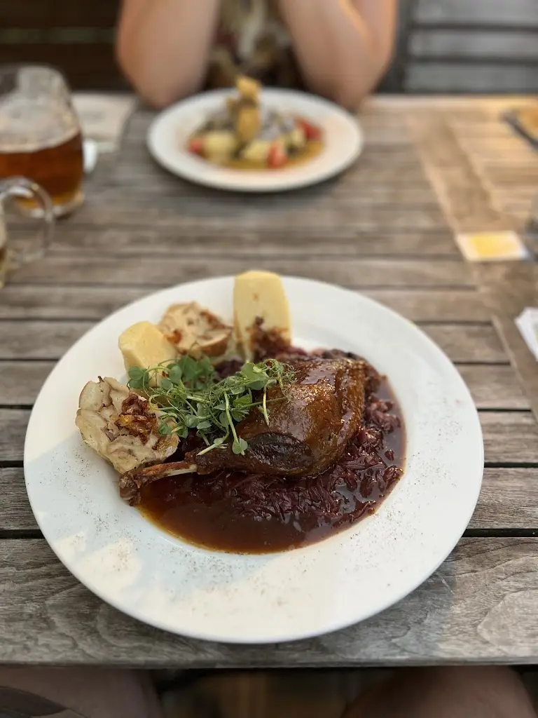 Lukáš Tvrdý_RESTAURACE Lorkova vila_Čeladná_review