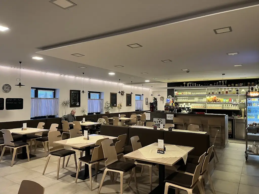 Tomáš krtek Thiemel_Restaurace Na Hristi_Dolní Benešov_review