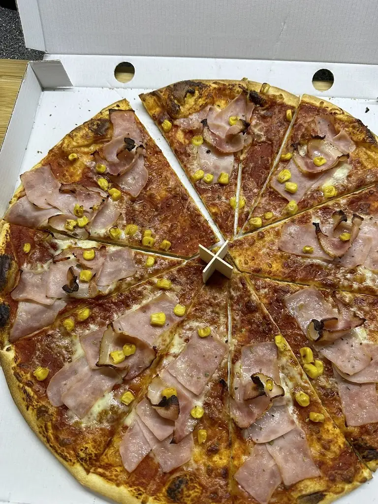 Lukáš Wawrzinek_PizzaTu_Dolní Benešov_review