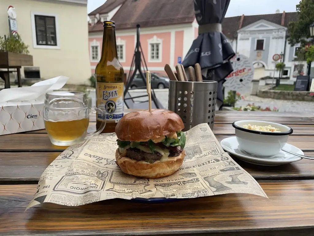 Michaela Šperňáková_Burger Bistro JH_Jindřichův Hradec_review