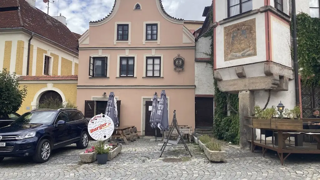 Iva Jurková_Burger Bistro JH_Jindřichův Hradec_review