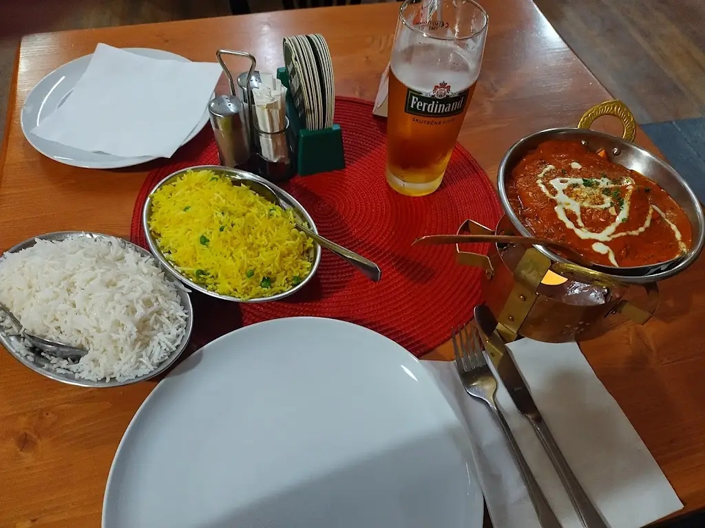 Helmut Heizeneder_Indická Restaurace Benesov - Gateway Of India_Dolní Benešov_review