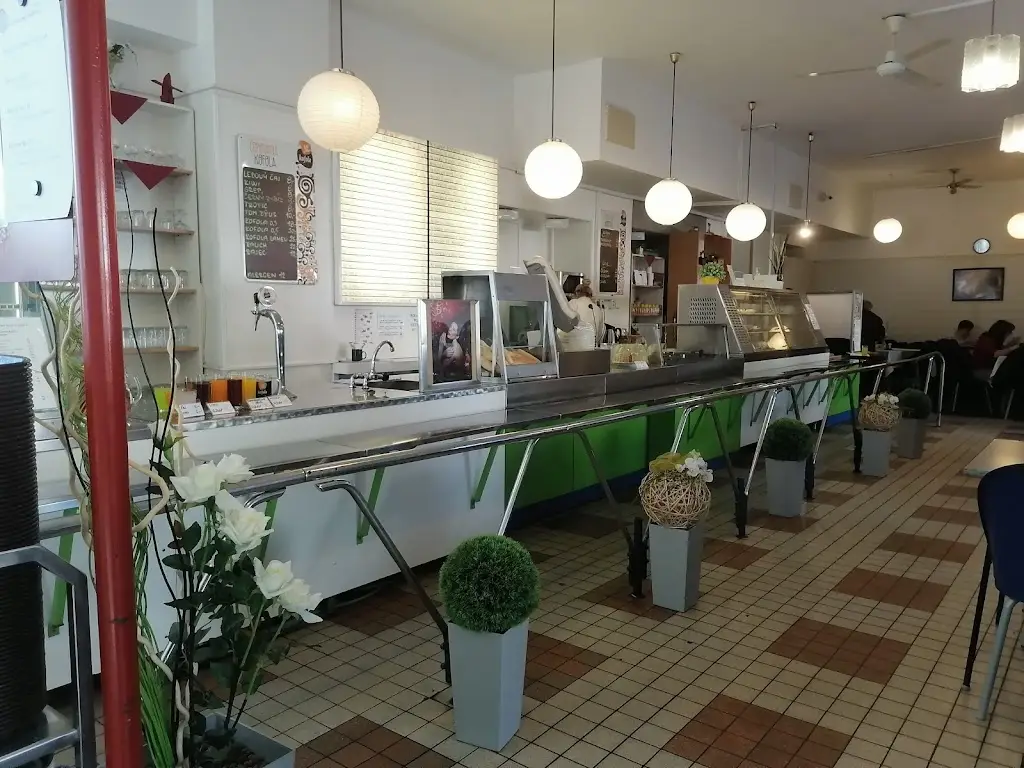 Tyler Orlík_Jídelna 