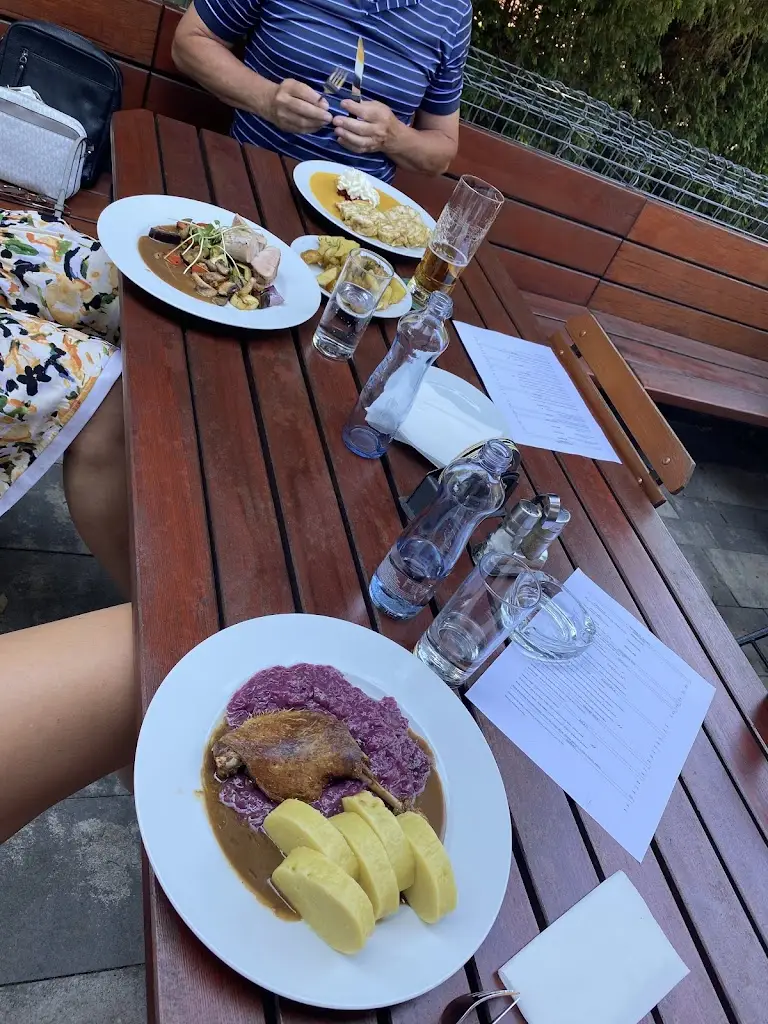 Eva Nea_Restaurace Sport_Dolní Životice_review
