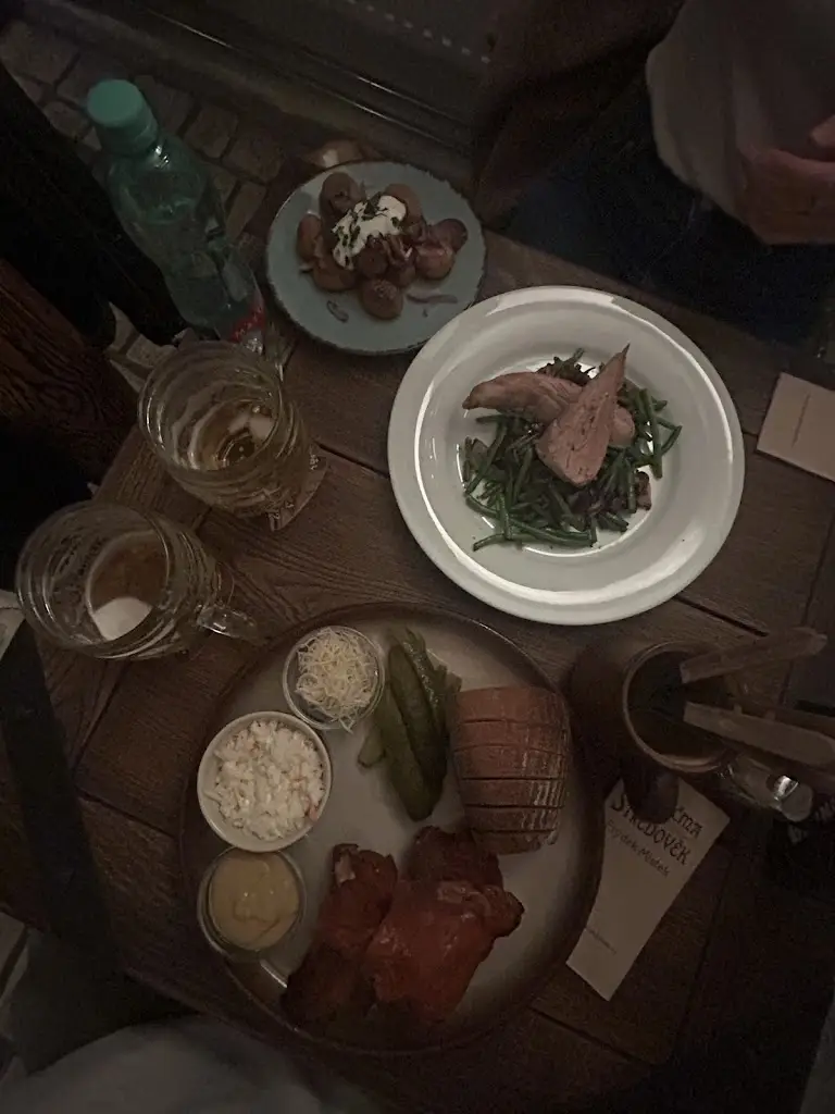 Edžus Kravalis_Krčma Středověk_Frýdek-Místek_review