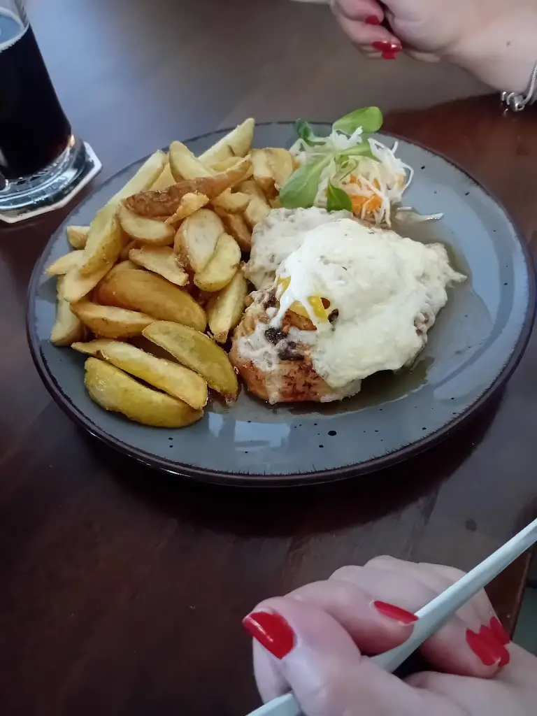 Radka Szilágyi_New Riviera_Frýdek-Místek_review