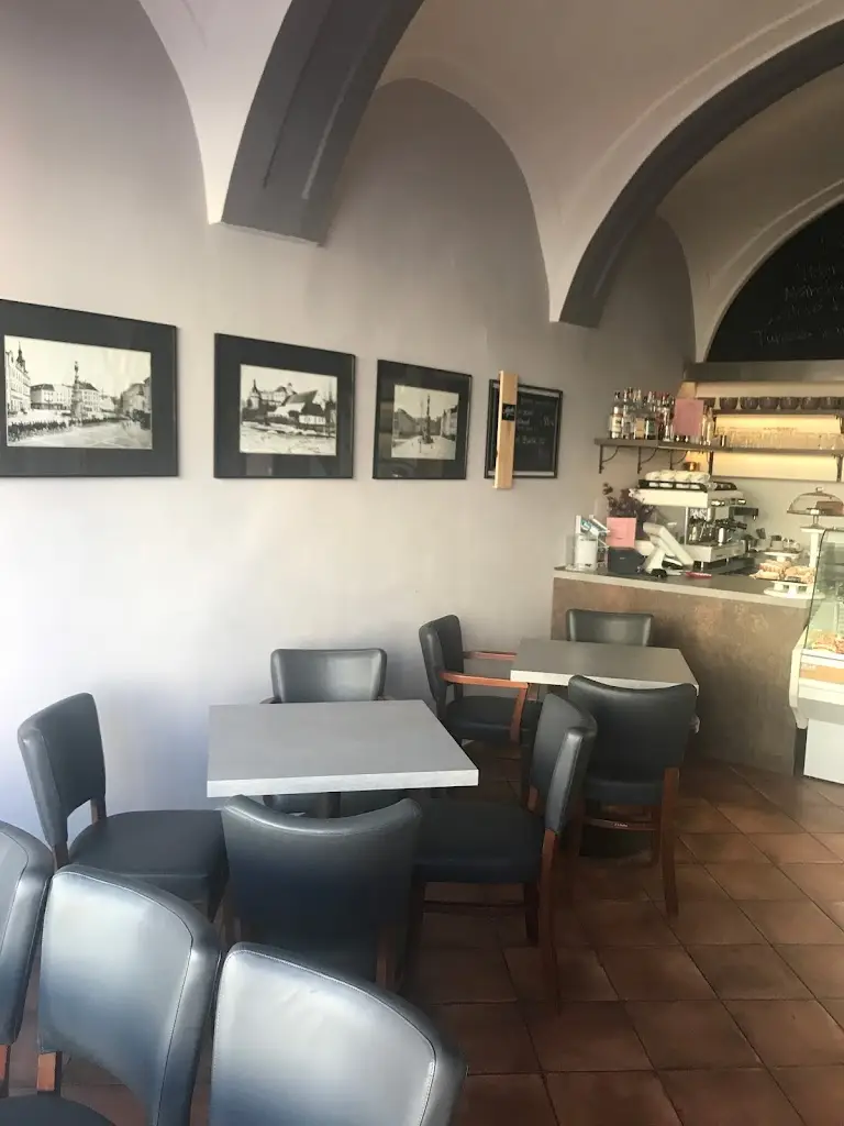 Cukrárna a kavárna u Doskočilů restaurant in Jindřichův Hradec